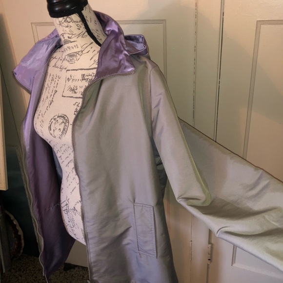 Reversible Raincoat! Size M/L Beautiful metallic lavender and gray. - Picture 8 of 9